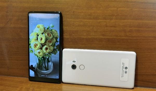 小米5尊享版开箱：3D陶瓷机身不只炫酷，还有这些亮点！