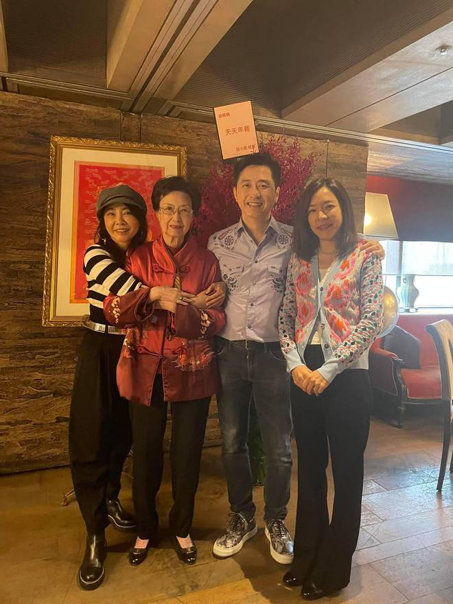 tp钱包打不开_钱包打开没钱的表情包_钱包打开图片卡通