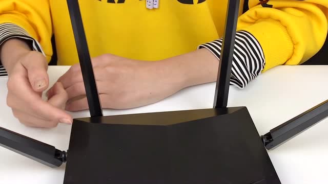 两根10兆网速怎么叠加-两根 10 兆网速叠加真的能让网速翻倍吗？快来看看