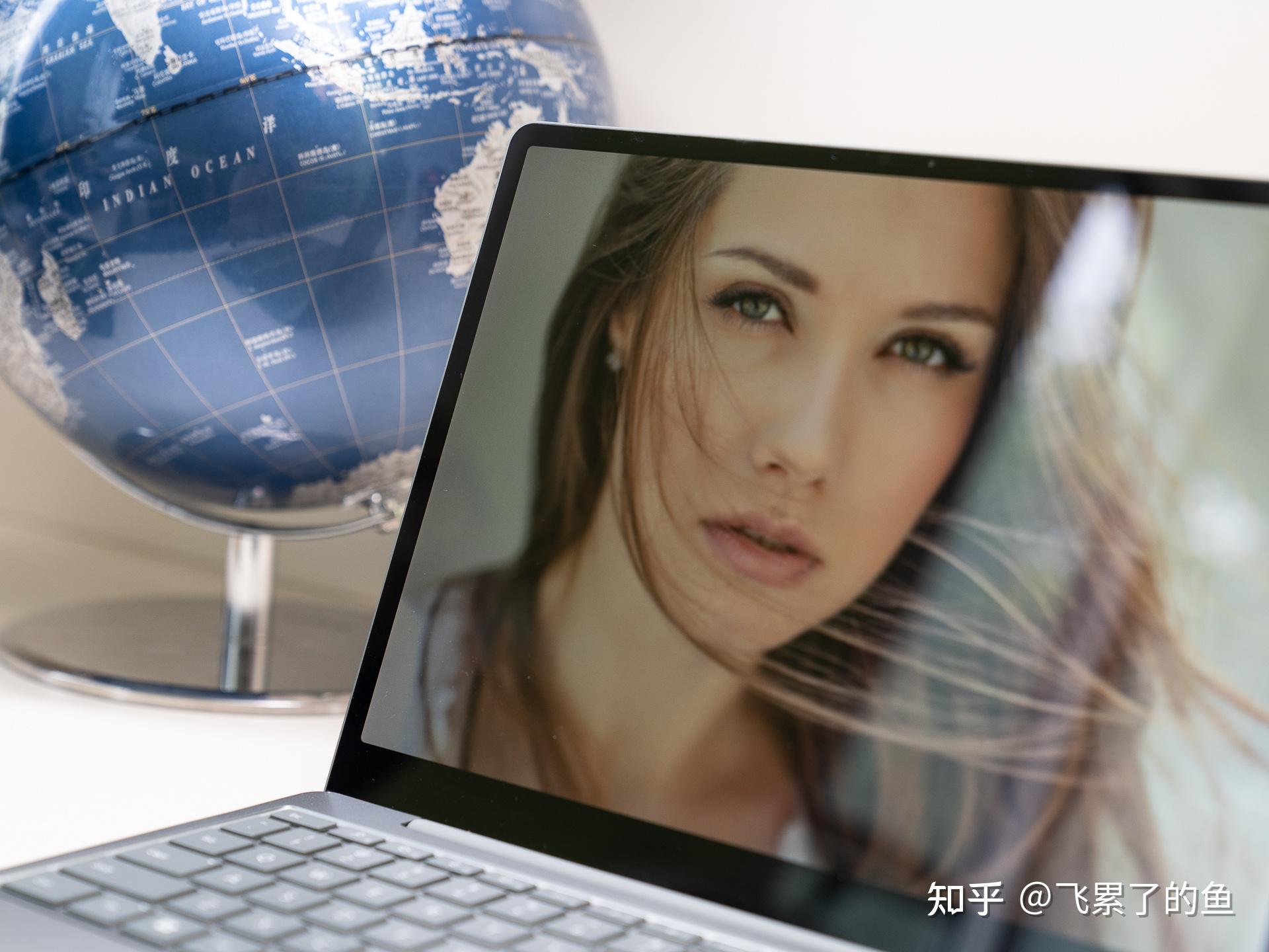 surface2 大小-小巧玲珑的 Surface2，满足你的便携需求，屏幕清晰操作流畅