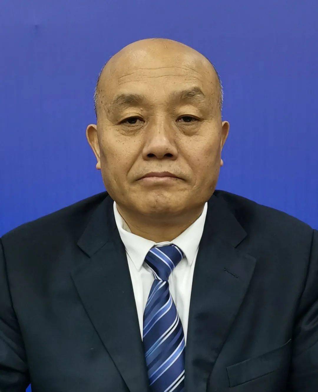 输入姓名查个人身份证照片_身份查询系统查姓名带照片_输入姓名身份证号查照片
